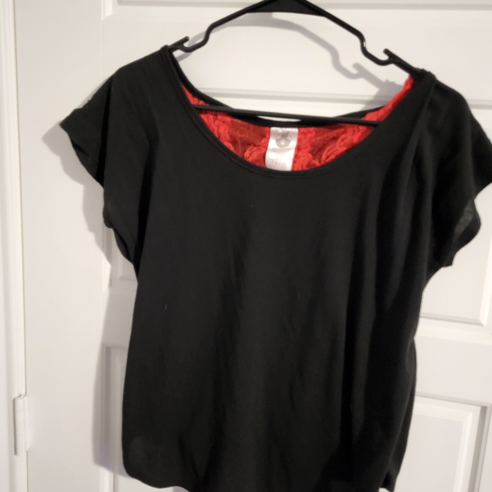black and red lace skull top - Picture 2 of 3